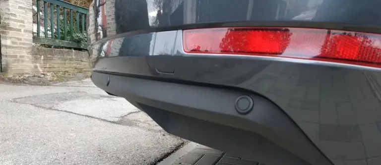 Zadni parkovaci senzory s displejem Skoda Octavia 3 - montaz Praha
