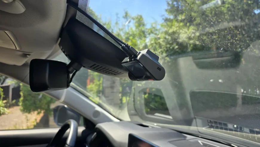 Namontovaná autokamera – Mazda CX-5 – montáž Praha 5