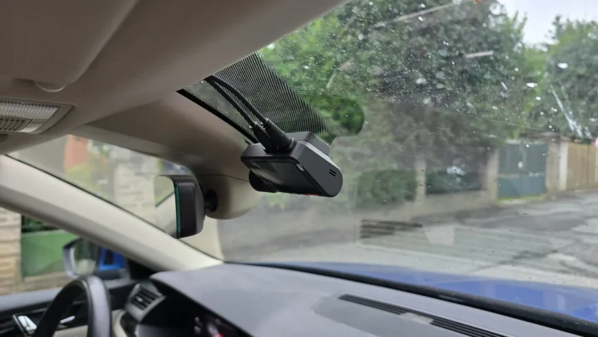 Namontovaná autokamera – Škoda Superb 3 combi – montáž Praha 5