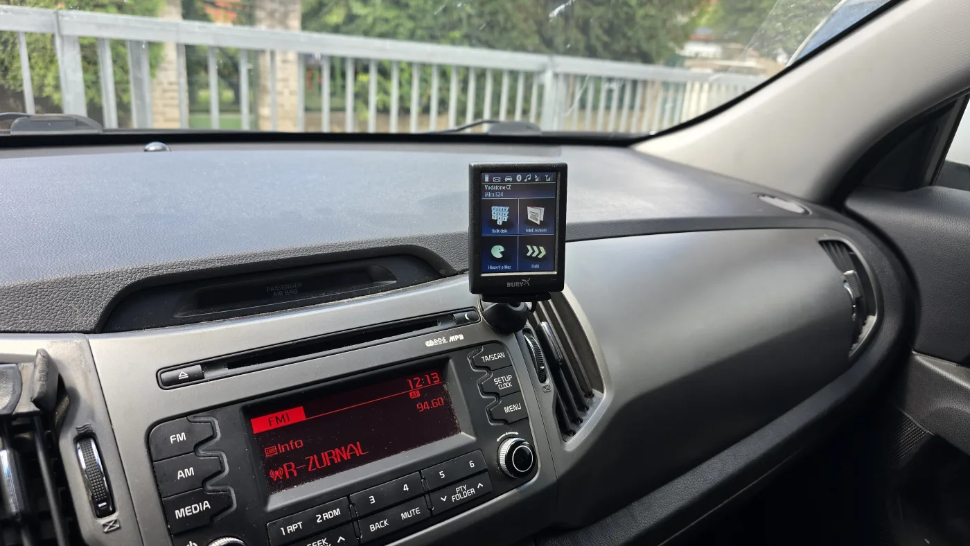 Namontované handsfree – Kia Sportage – montáž Praha 5