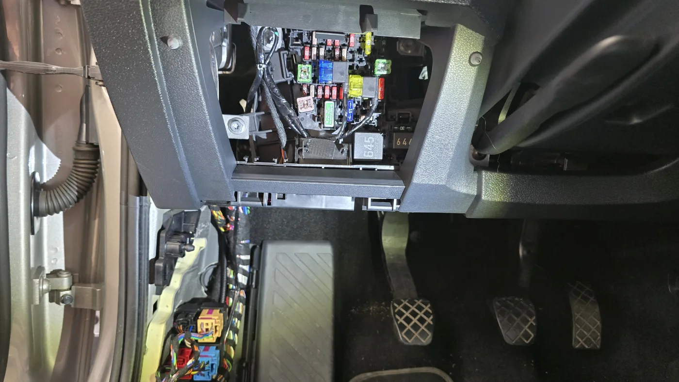 Montáž elektropřípojky – Škoda Octavia – cena montáže Praha 5