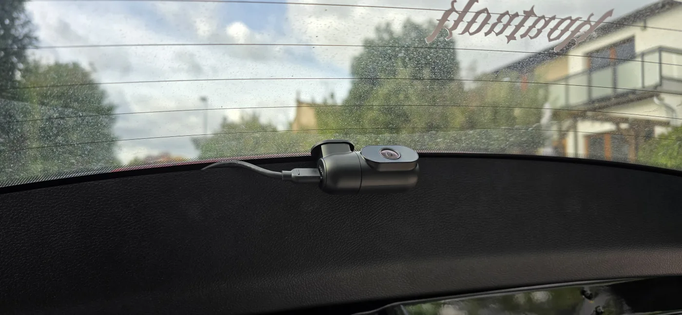 Zadní autokamera namontovaná na zadním okně – Ford Galaxy – montáž Praha 5-Jinonice