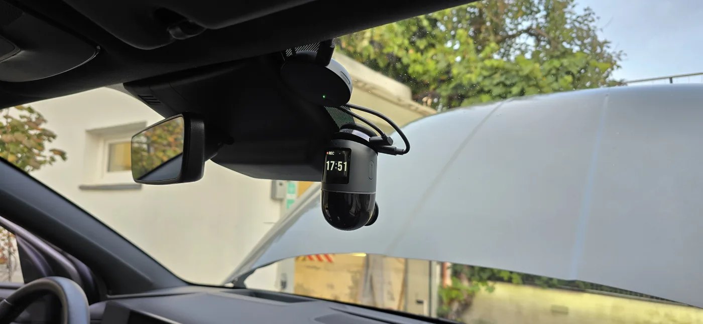 Namontovaná autokamera – Hyundai Tucson – montáž Praha 5