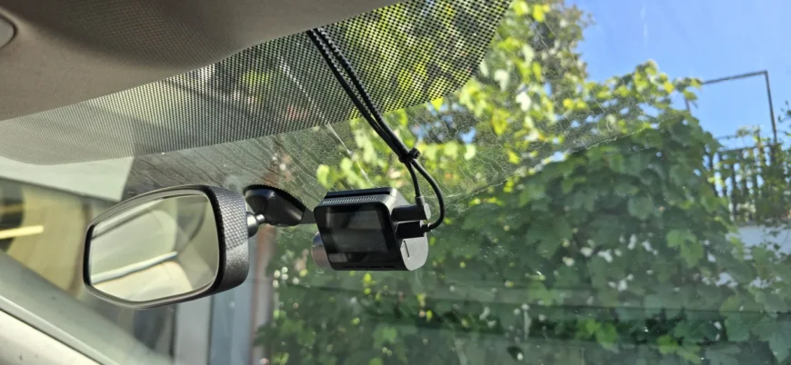 Namontovaná autokamera – Opel Zafira – montáž Praha 5