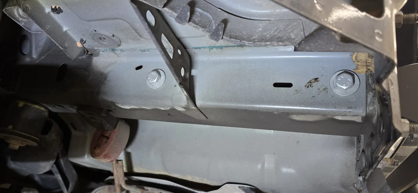 Přimontování tažného zařízení k rámu vozidla – Ford Focus – montáž Praha 5